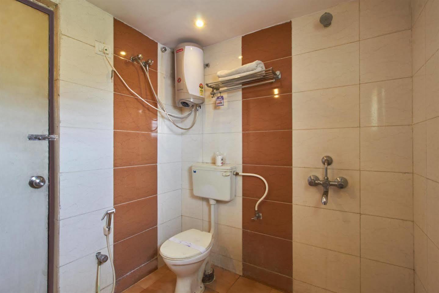 היידראבד Fabhotel Royal Residency II - Nr Lakdikapul Metro Station מראה חיצוני תמונה