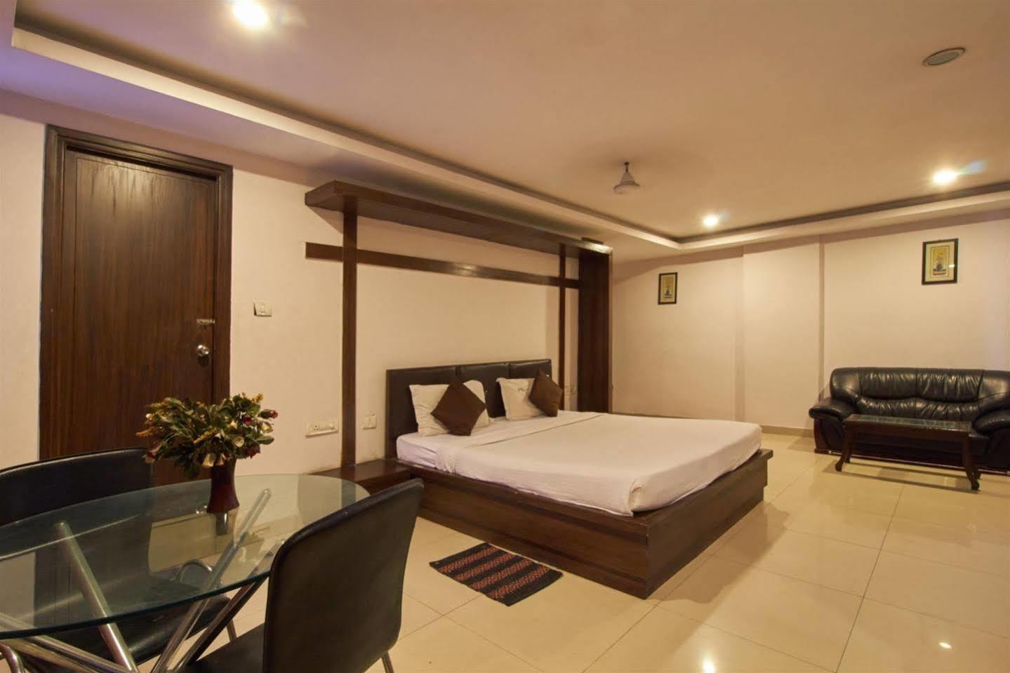 היידראבד Fabhotel Royal Residency II - Nr Lakdikapul Metro Station מראה חיצוני תמונה