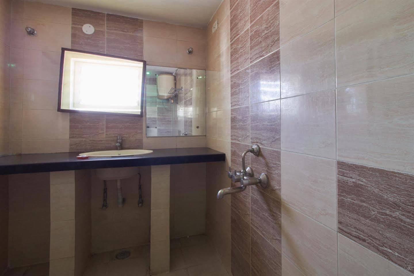 היידראבד Fabhotel Royal Residency II - Nr Lakdikapul Metro Station מראה חיצוני תמונה